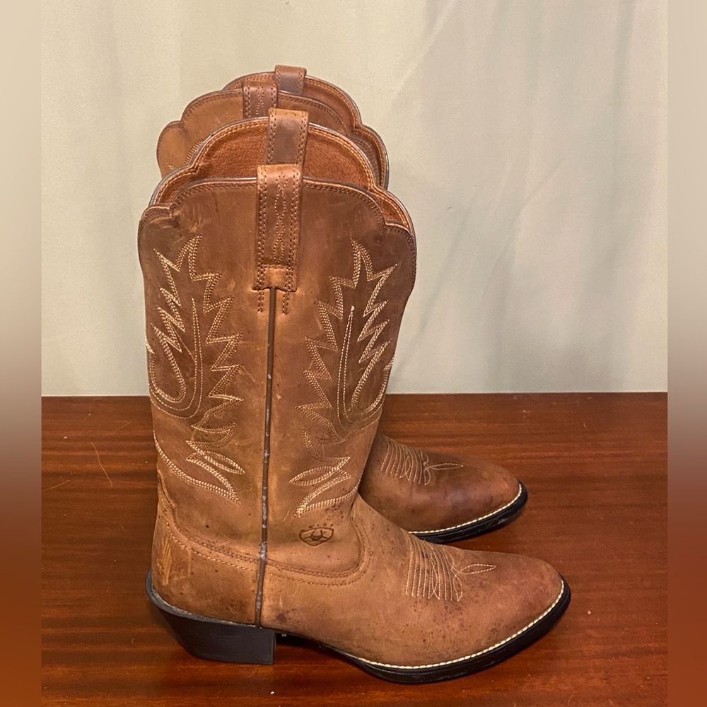 ARIAT 15725 Heritage Women’s  Western Brown Nubuck Leather Pull on Boots 7B